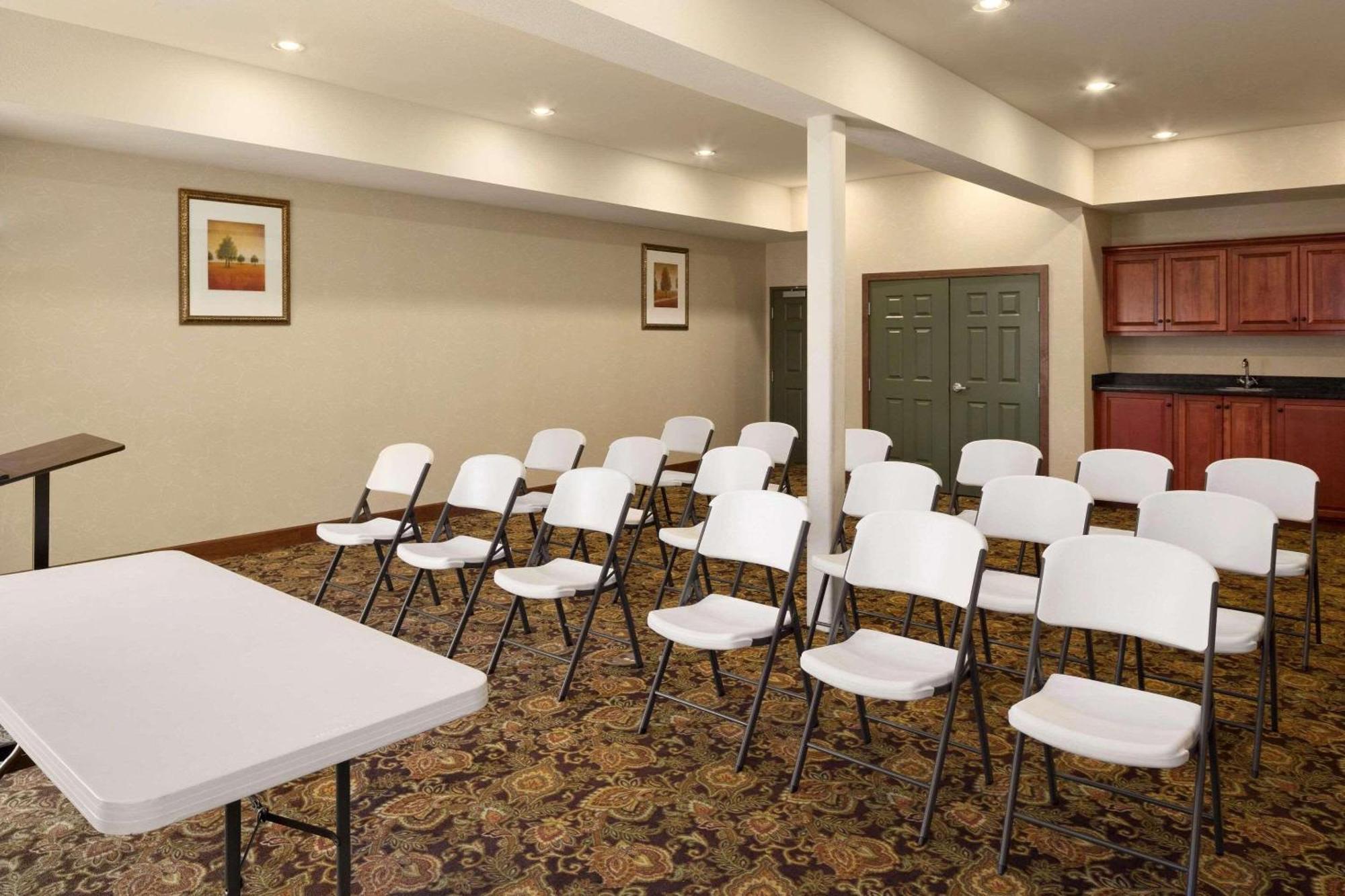 Country Inn & Suites By Radisson, Crestview, Fl מראה חיצוני תמונה