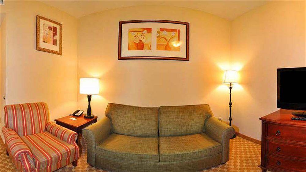 Country Inn & Suites By Radisson, Crestview, Fl מראה חיצוני תמונה